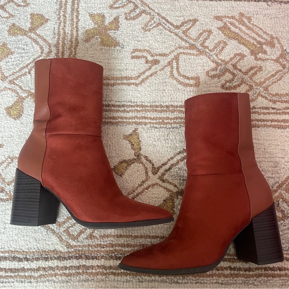 BAMBOO Shoes - Rust orange color heeled zip up boots size 8.5 faux suede vegan leather two tone